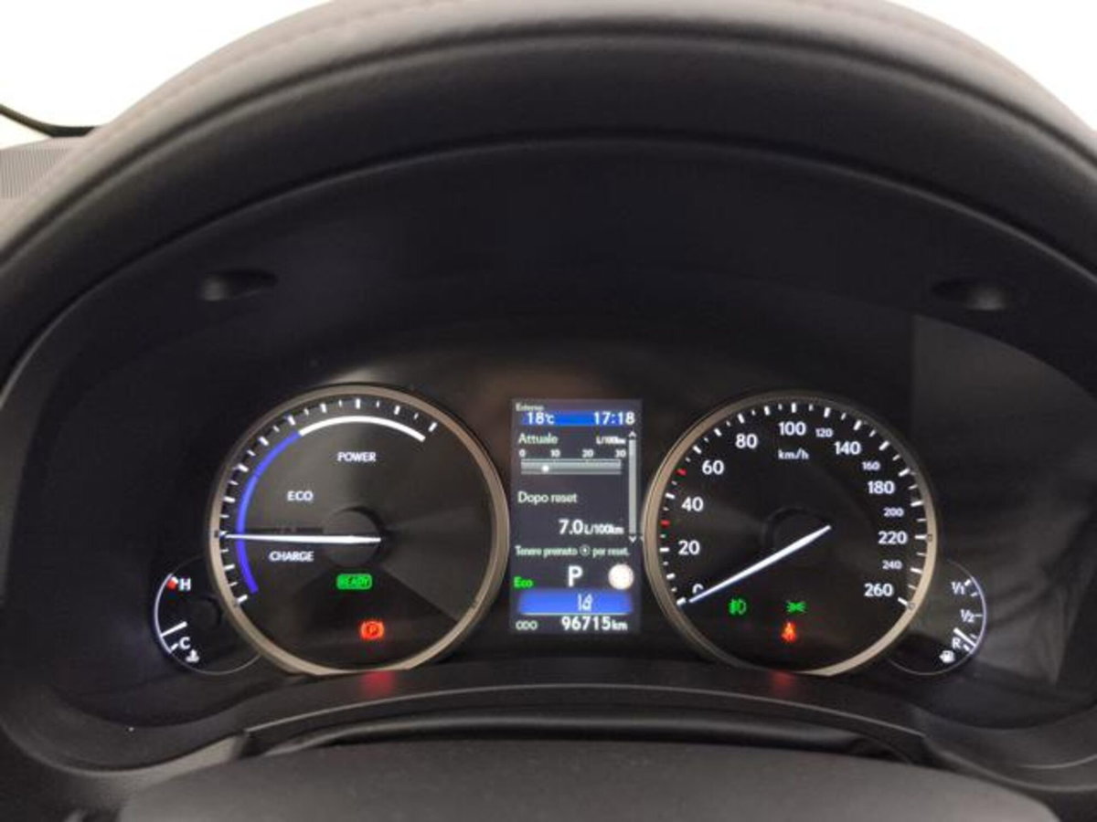 Lexus NX 2.5 Business 2wd 197cv e-cvt (13)