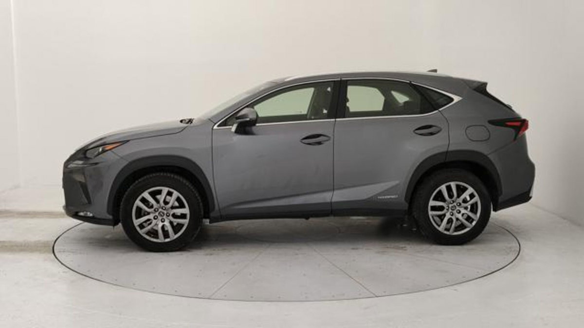 Lexus NX 2.5 Business 2wd 197cv e-cvt (2)