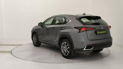 Lexus NX 2.5 Business 2wd 197cv e-cvt (3)