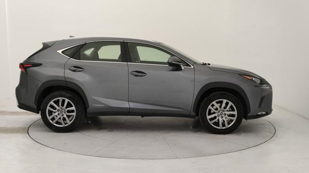 Lexus NX 2.5 Business 2wd 197cv e-cvt (6)