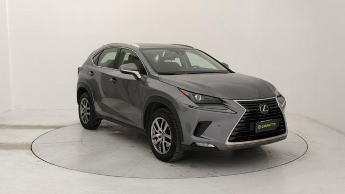 Lexus NX 2.5 Business 2wd 197cv e-cvt (7)