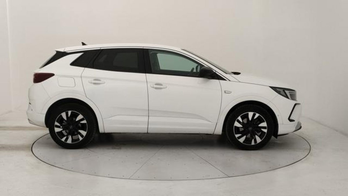 Opel Grandland 1.5 ecotec Ultimate s&s 130cv at8 (6)