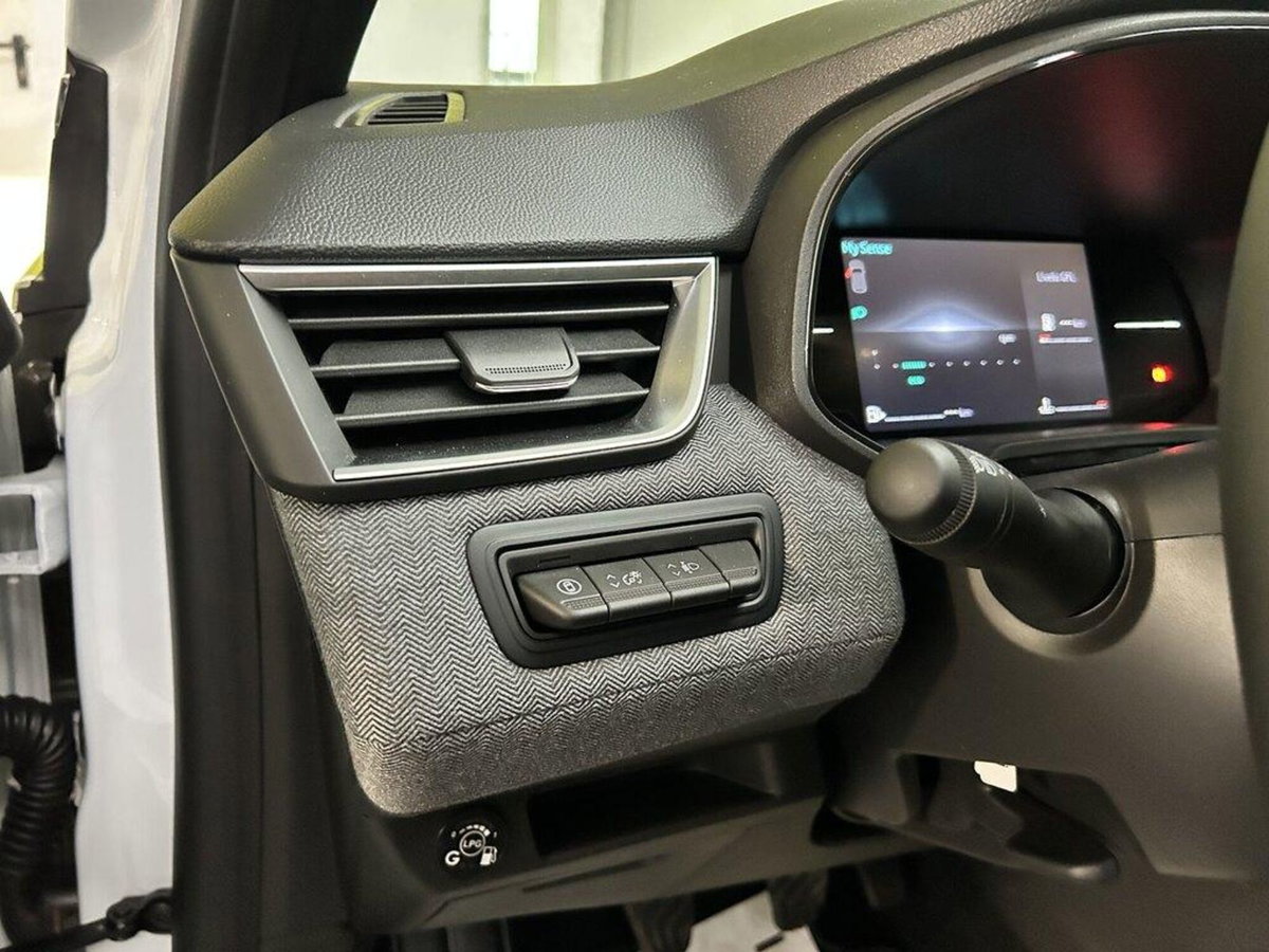 Renault Clio 1.0 eco-g Techno 100cv (10)