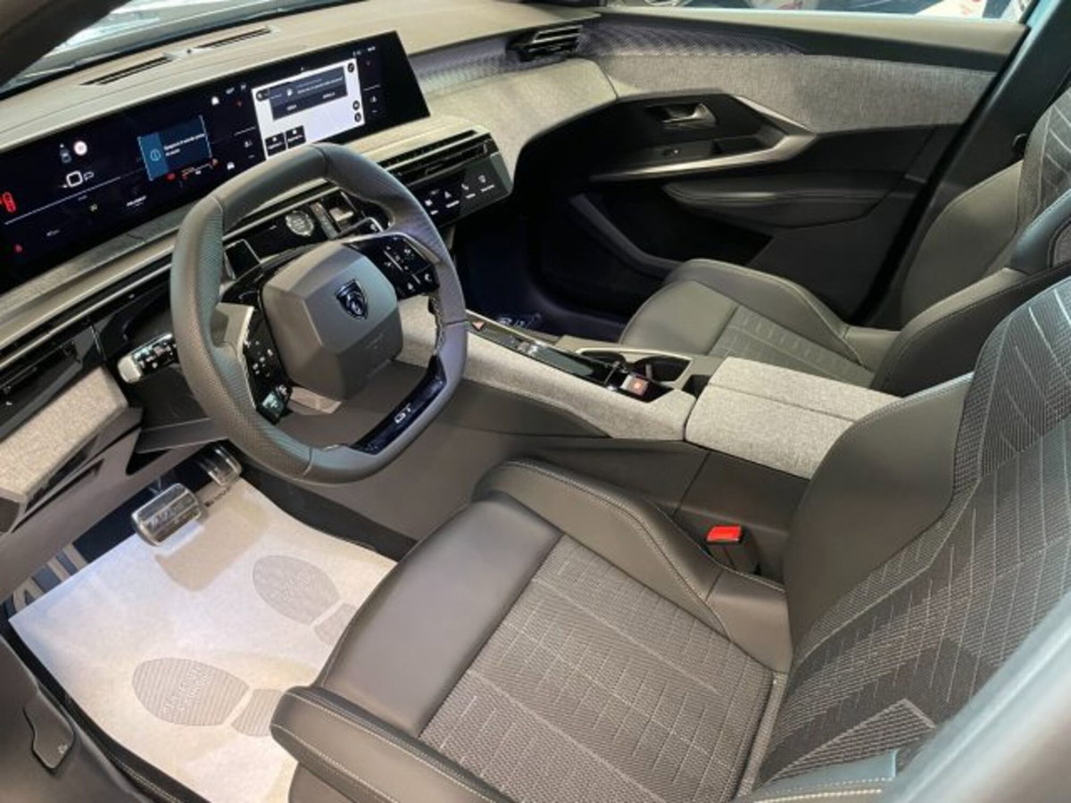 Peugeot 3008 1.2 hybrid GT Exclusive 145cv e-dcs6 (10)