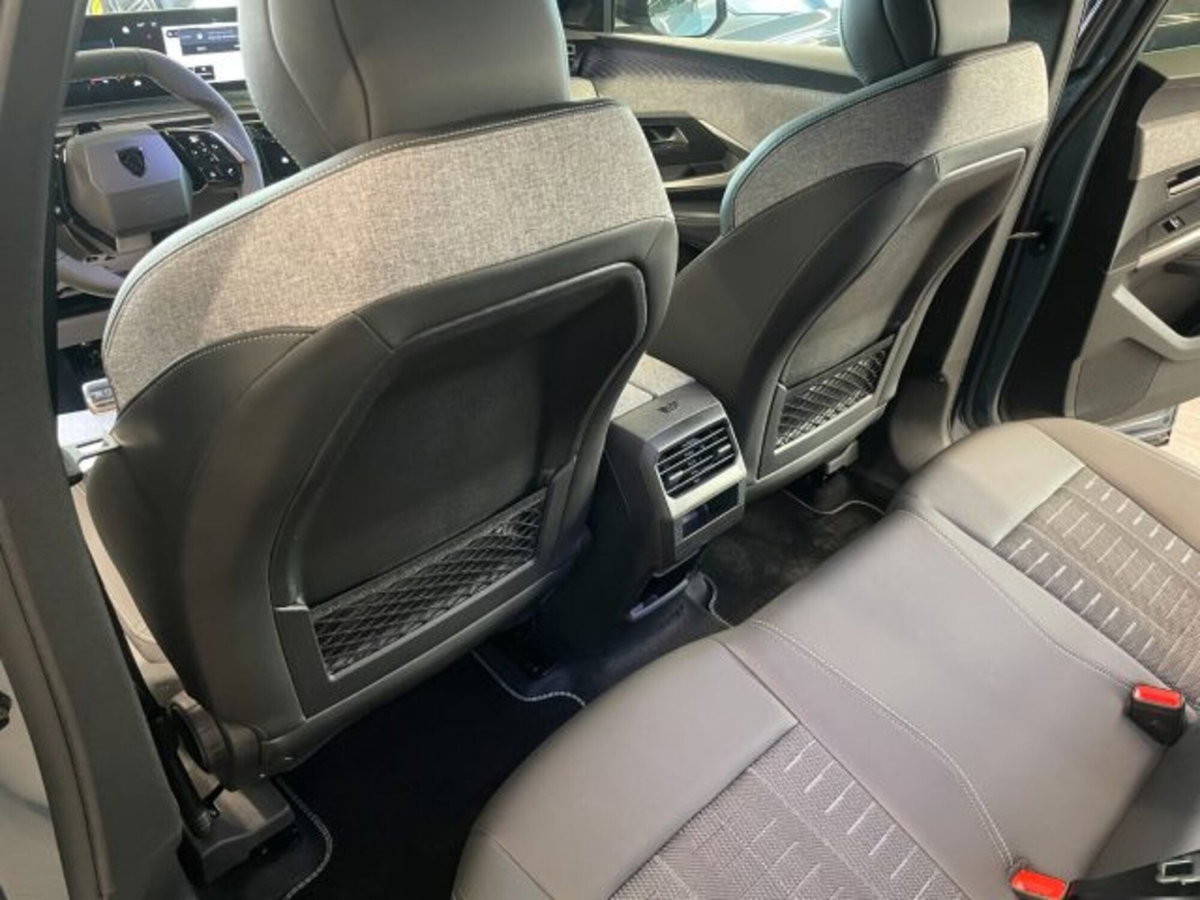 Peugeot 3008 1.2 hybrid GT Exclusive 145cv e-dcs6 (15)