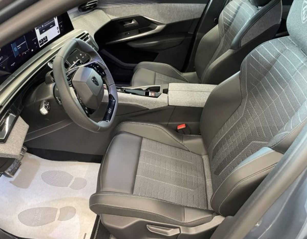 Peugeot 3008 1.2 hybrid GT Exclusive 145cv e-dcs6 (3)
