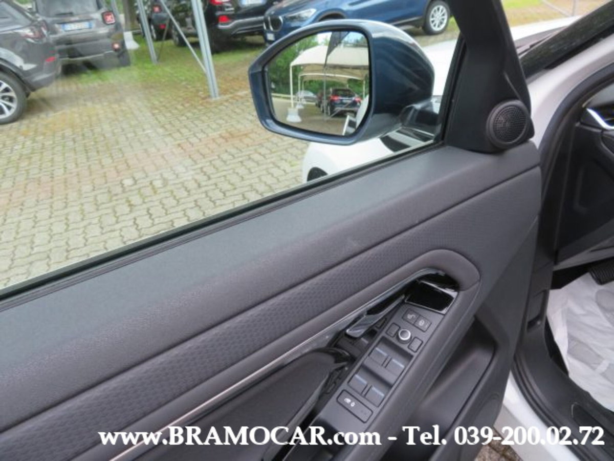 Land Rover Range Rover Evoque 2.0D I4 150CV AWD Business Edition (11)