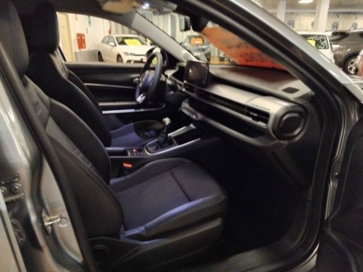 Jeep Avenger 1.2 turbo Summit fwd 100cv (12)