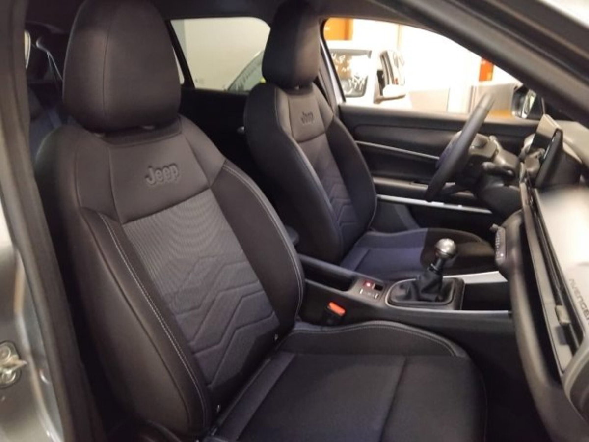 Jeep Avenger 1.2 turbo Summit fwd 100cv (13)