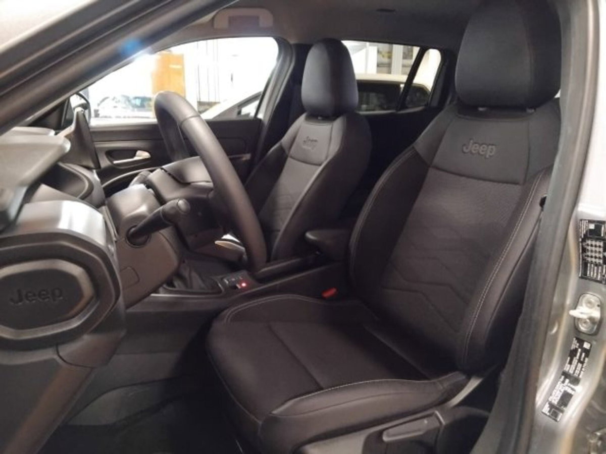 Jeep Avenger 1.2 turbo Summit fwd 100cv (15)