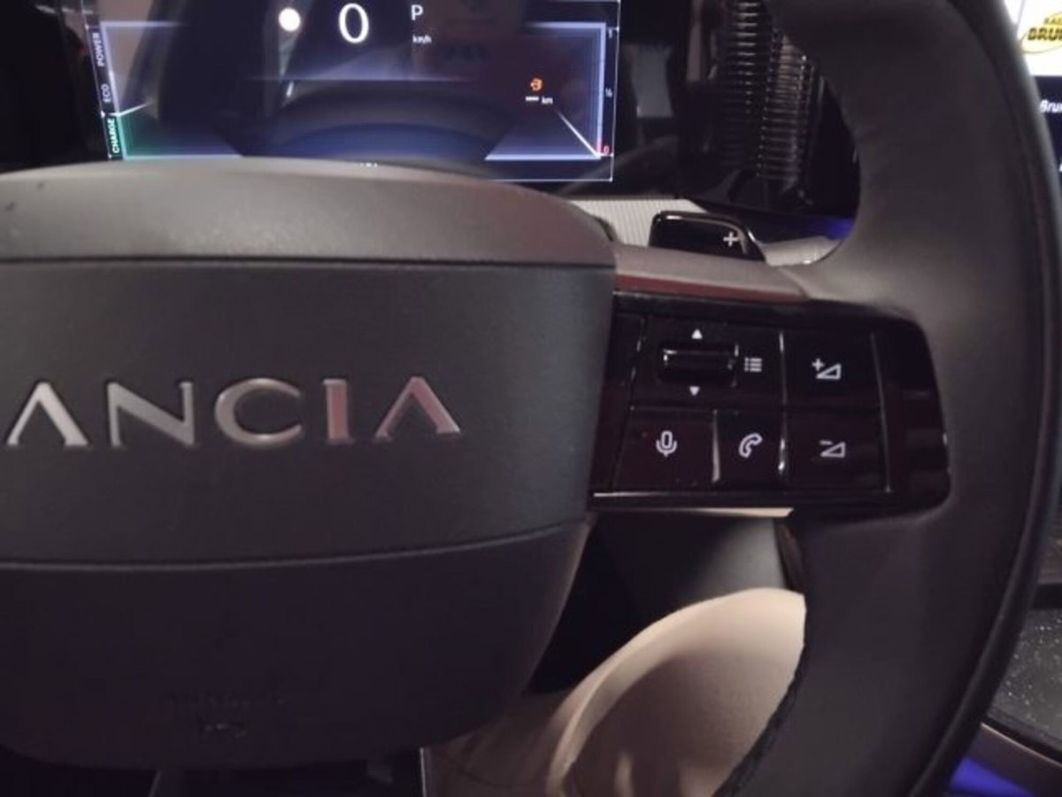 Lancia Ypsilon 1.2 mhev Edizione Limitata Cassina e-dct (19)