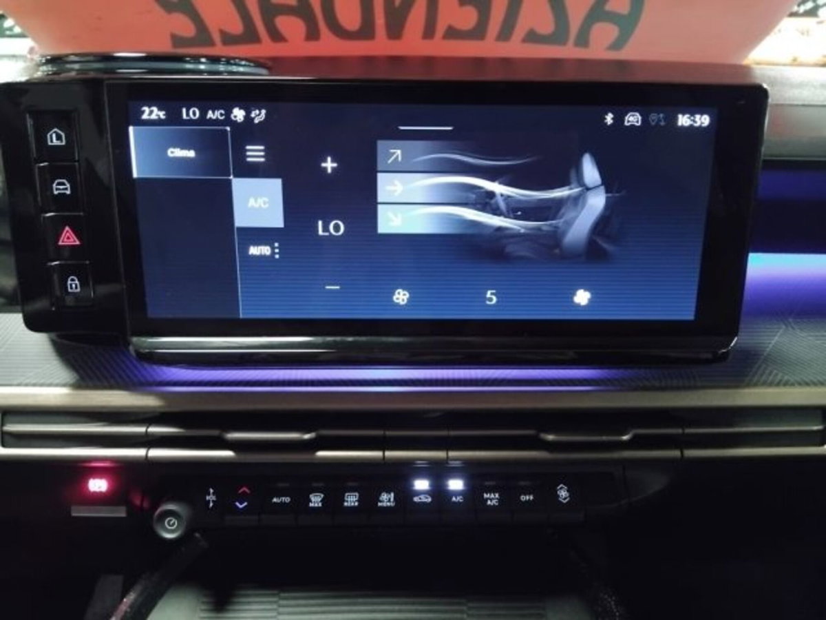 Lancia Ypsilon 1.2 mhev Edizione Limitata Cassina e-dct (20)
