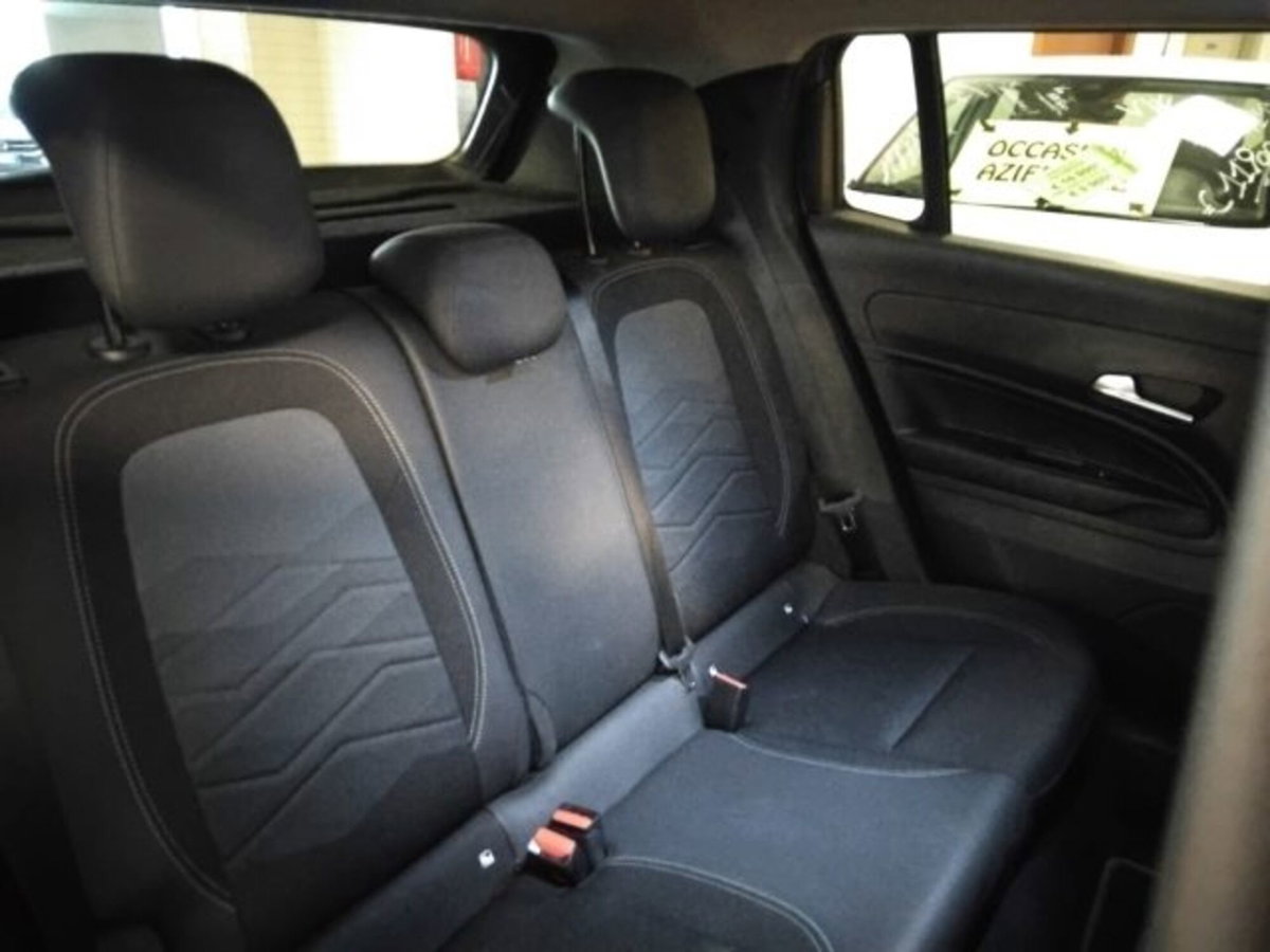 Jeep Avenger 1.2 turbo Summit fwd 100cv (11)