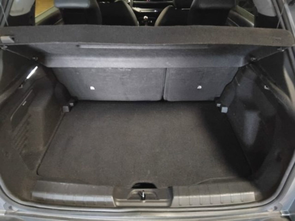 Jeep Avenger 1.2 turbo Summit fwd 100cv (7)