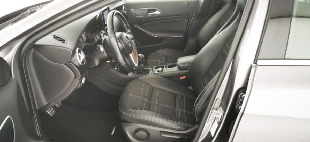 Mercedes-Benz Classe A 180 CDI BlueEFFICIENCY Sport (14)