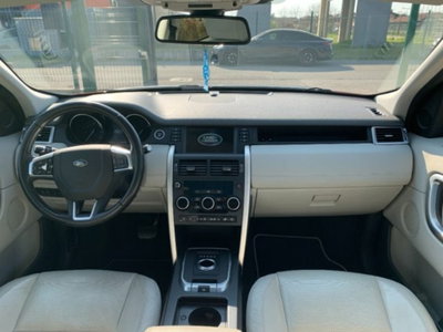 Land Rover Discovery Sport 2.0 TD4 180 CV HSE Luxury (13)