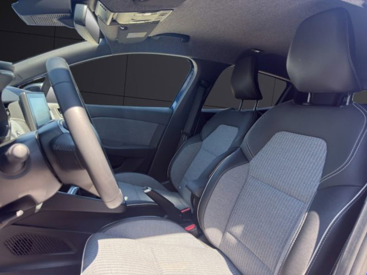 Renault Clio TCe 90 CV 5 porte Techno (9)