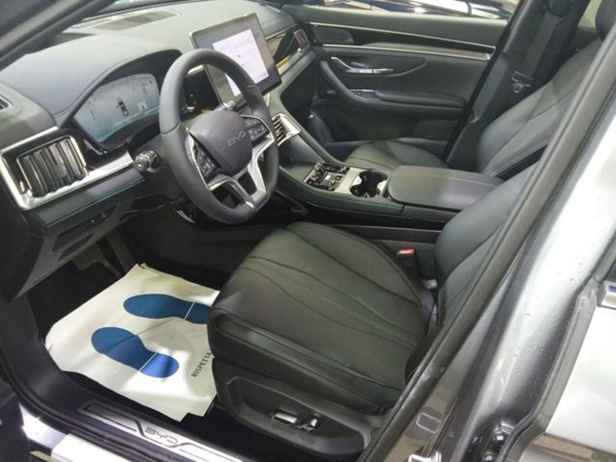 Byd Seal U DM-i 1.5 phev Design awd (11)