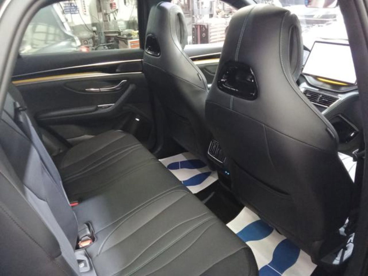 Byd Seal U DM-i 1.5 phev Design awd (13)
