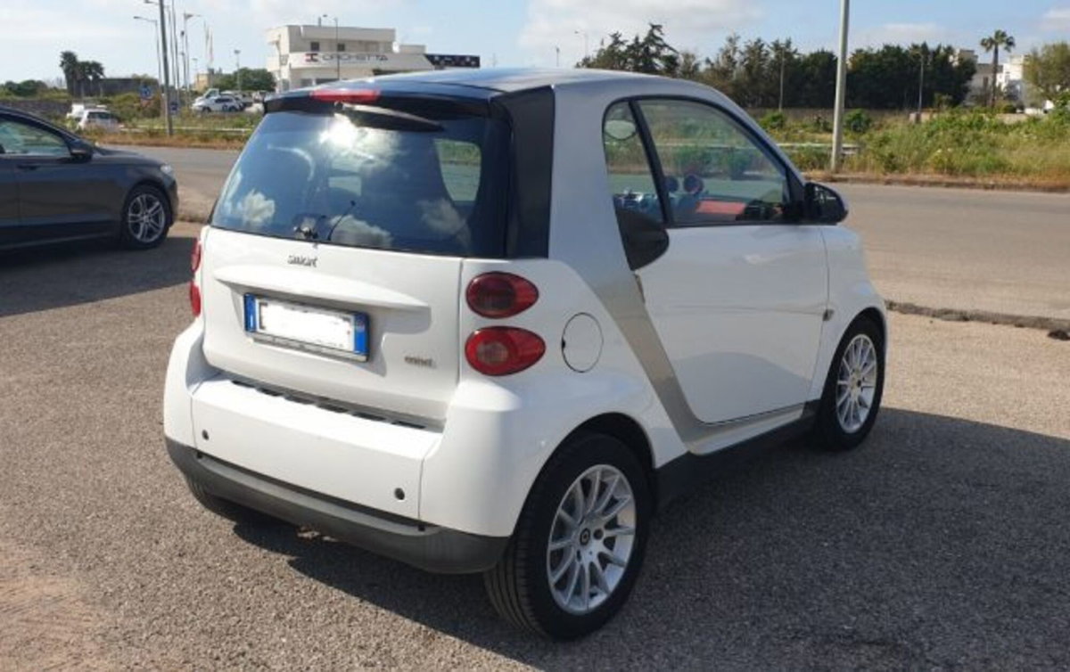 smart Fortwo 1000 52 kW MHD coupé passion (7)