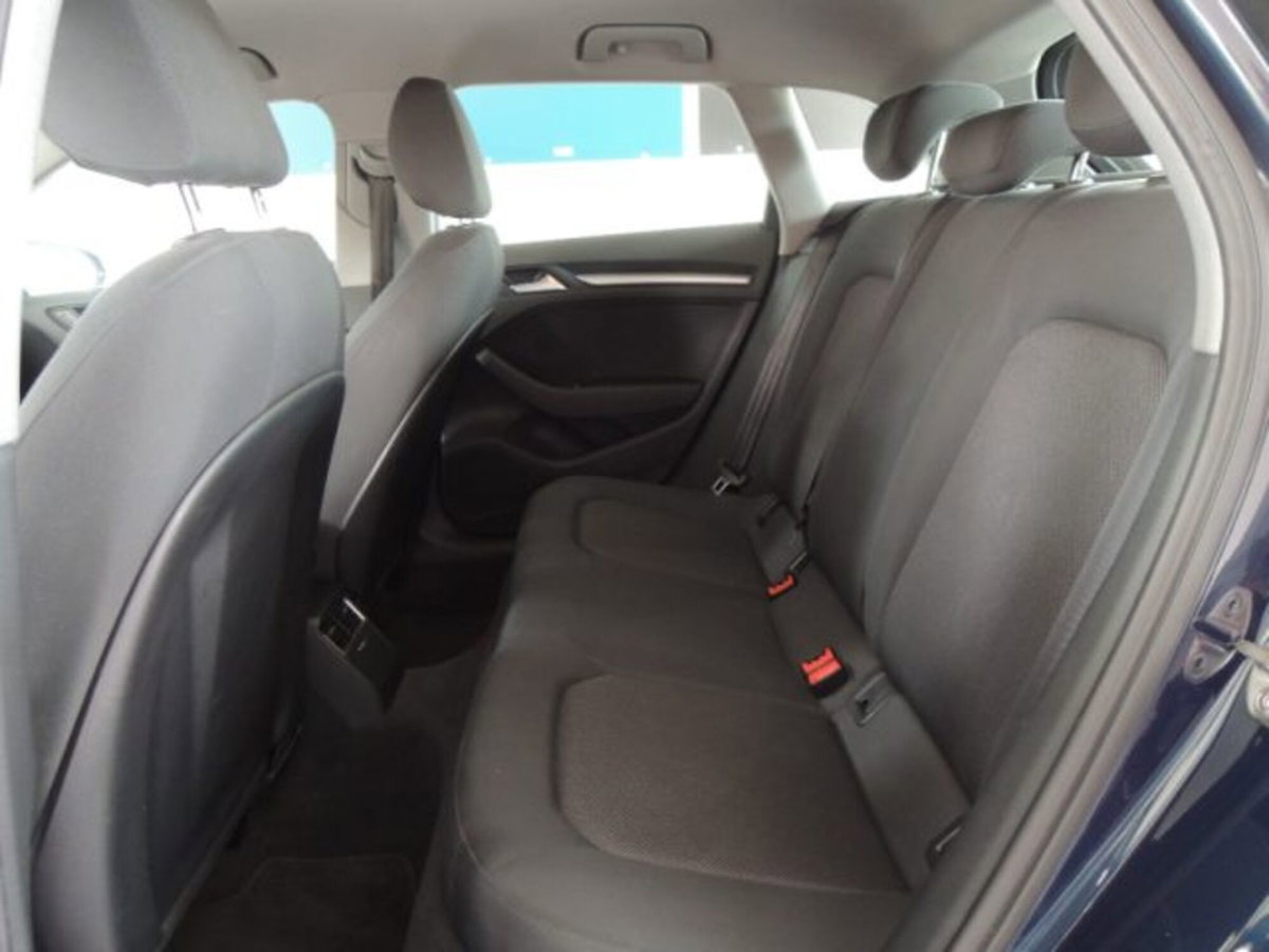 Audi A3 Sedan 35 TDI S tronic Business (14)