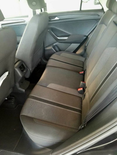 Volkswagen T-Roc 1.6 TDI SCR Business BlueMotion Technology (11)