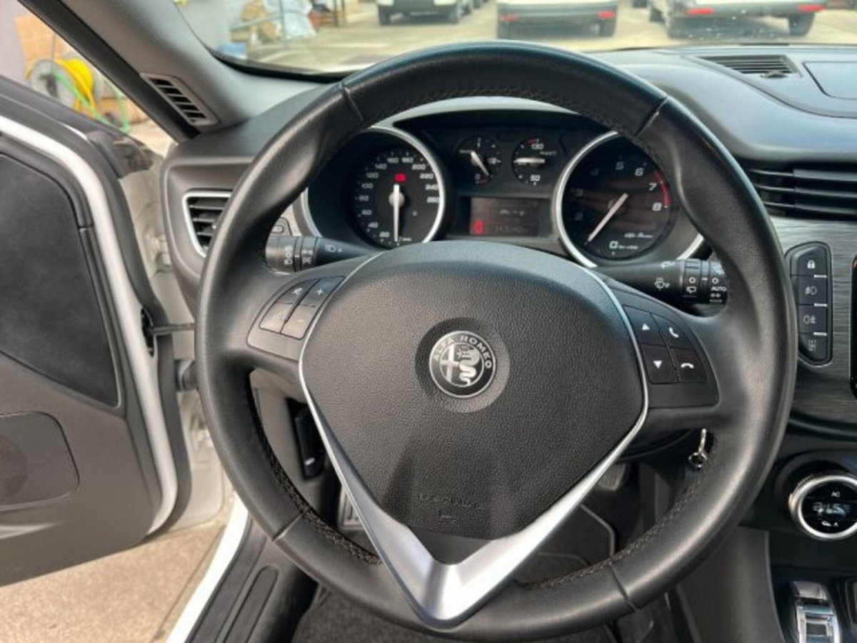 Alfa Romeo Giulietta 1.4 Turbo Super Gpl 120cv (10)
