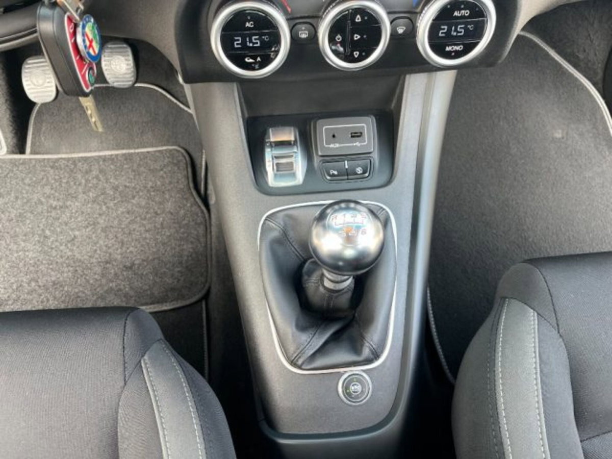 Alfa Romeo Giulietta 1.4 Turbo Super Gpl 120cv (12)