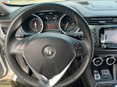 Alfa Romeo Giulietta 1.4 Turbo Super Gpl 120cv (16)