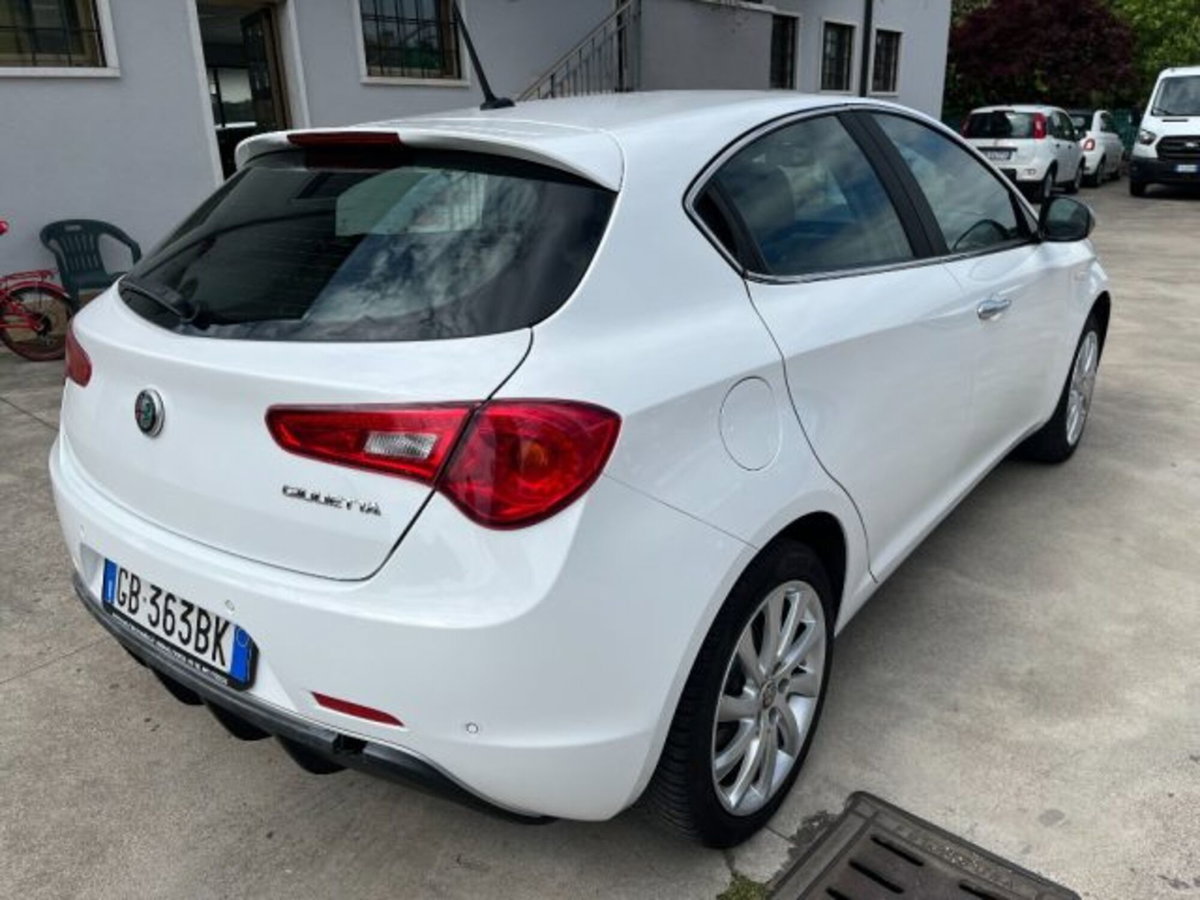 Alfa Romeo Giulietta 1.4 Turbo Super Gpl 120cv (4)