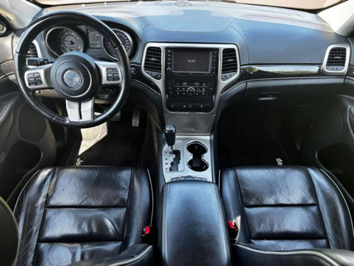Jeep Grand Cherokee 3.0 CRD 241 CV Overland (14)