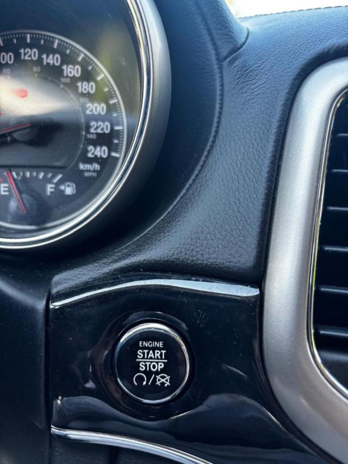 Jeep Grand Cherokee 3.0 CRD 241 CV Overland (20)