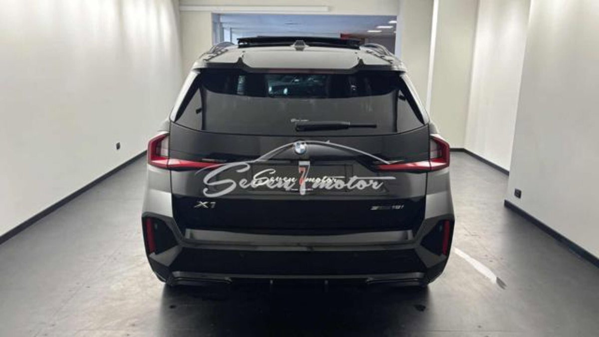 BMW X1 sDrive 18i Msport (5)
