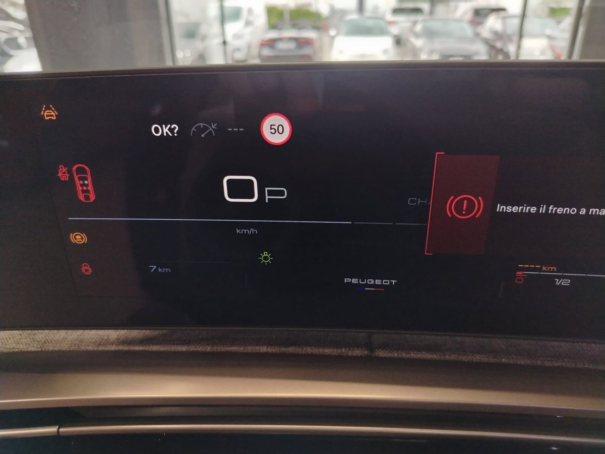 Peugeot 3008 1.2 hybrid GT Exclusive 145cv e-dcs6 (14)