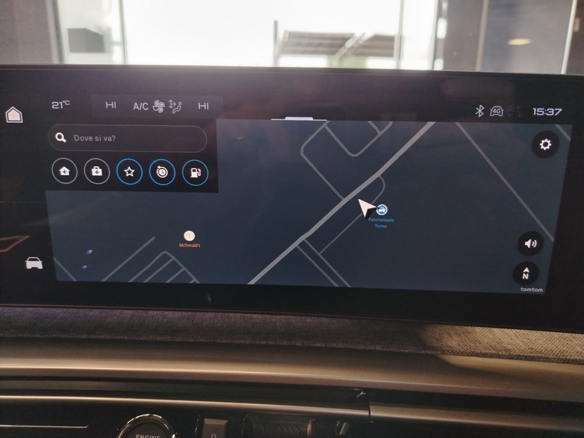 Peugeot 3008 1.2 hybrid GT Exclusive 145cv e-dcs6 (15)