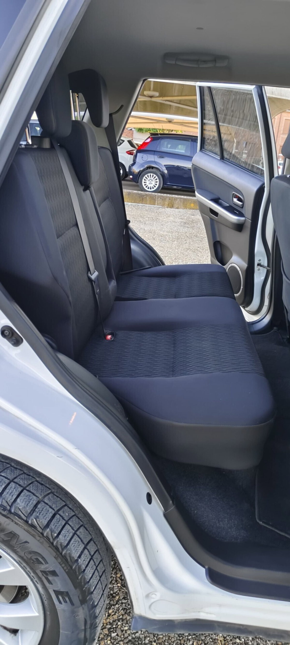 Suzuki Grand Vitara 1.9 DDiS 5 porte Evolution (11)