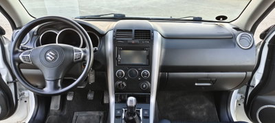 Suzuki Grand Vitara 1.9 DDiS 5 porte Evolution (15)