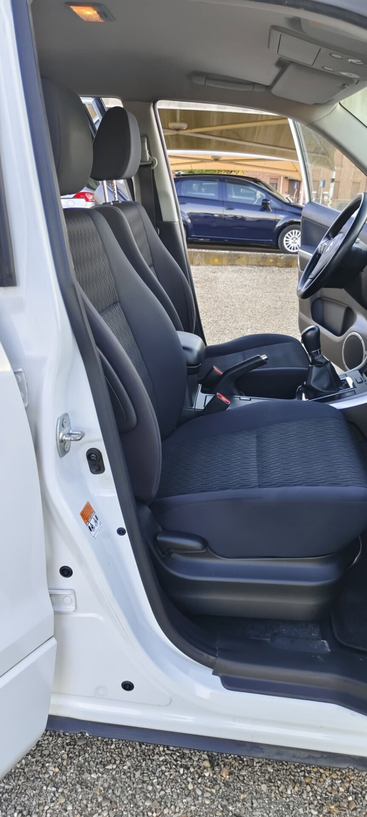 Suzuki Grand Vitara 1.9 DDiS 5 porte Evolution (16)