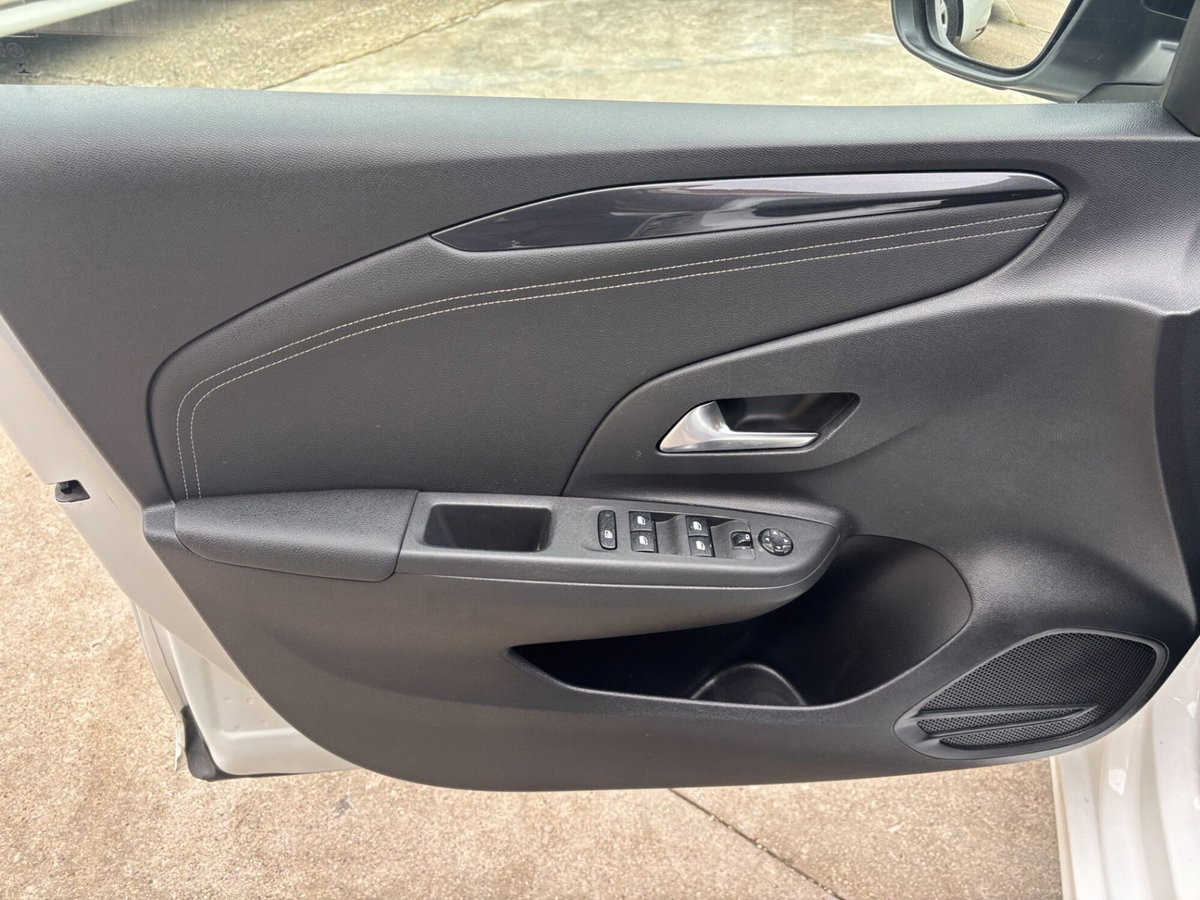Opel Corsa 1.5 D 100 CV Elegance (11)