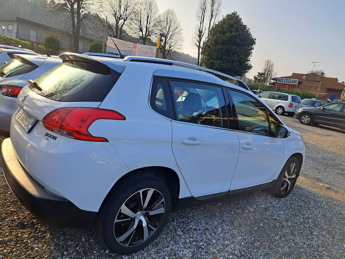 Peugeot 2008 e-HDi 92 CV Stop&Start Allure (10)