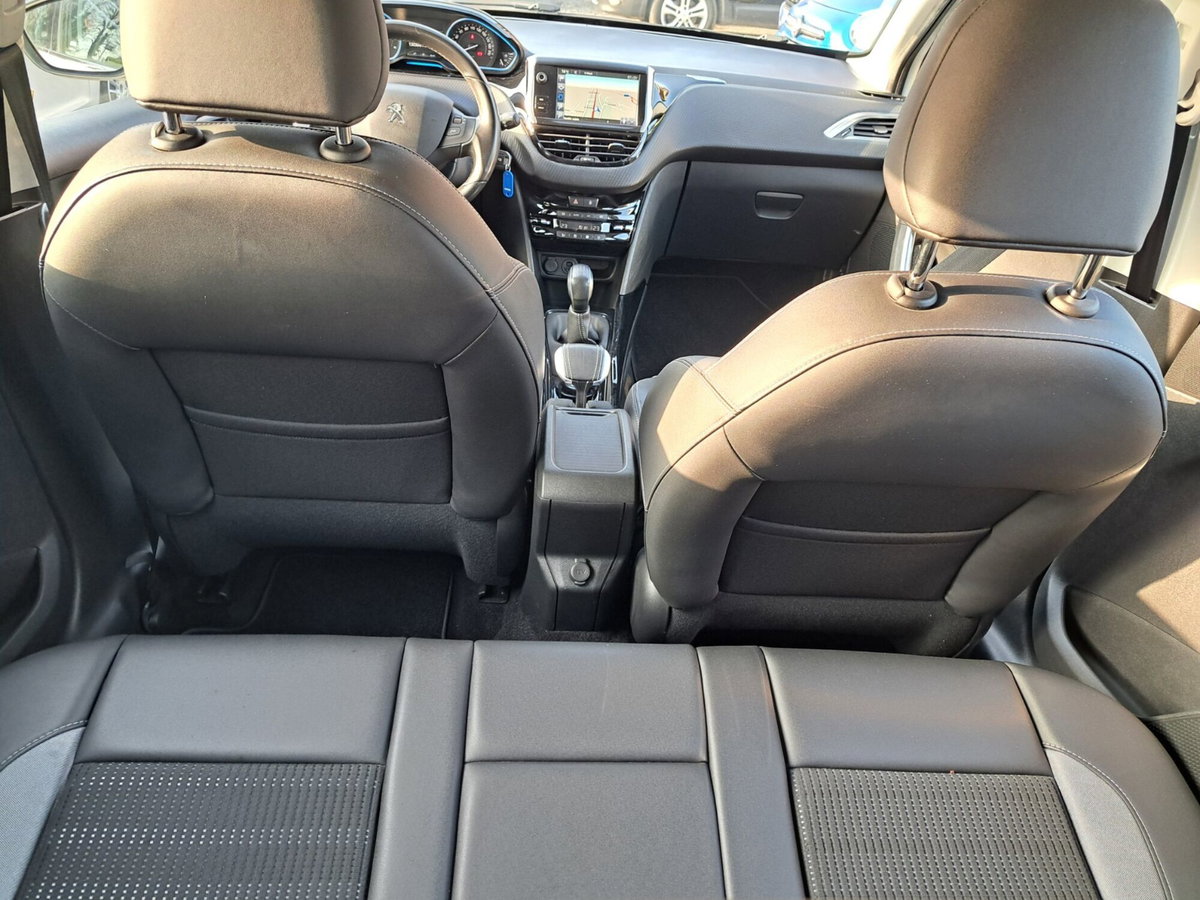 Peugeot 2008 e-HDi 92 CV Stop&Start Allure (14)