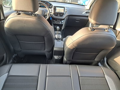 Peugeot 2008 e-HDi 92 CV Stop&Start robotizzato Allure (14)