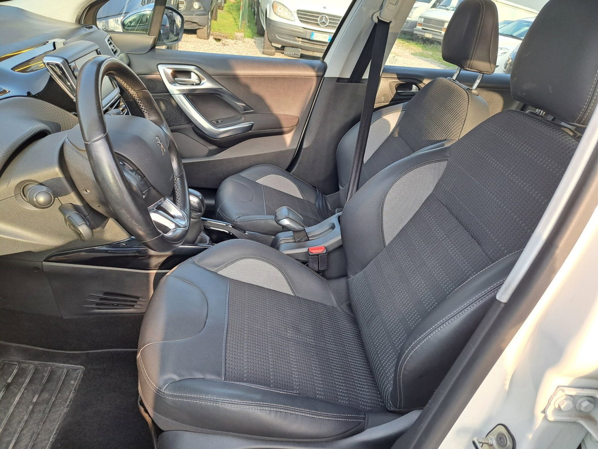 Peugeot 2008 e-HDi 92 CV Stop&Start Allure (19)