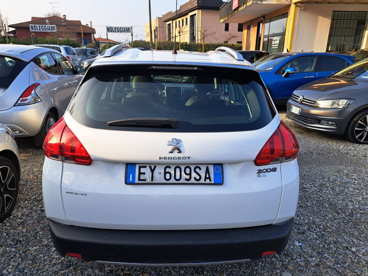 Peugeot 2008 e-HDi 92 CV Stop&Start Allure (2)