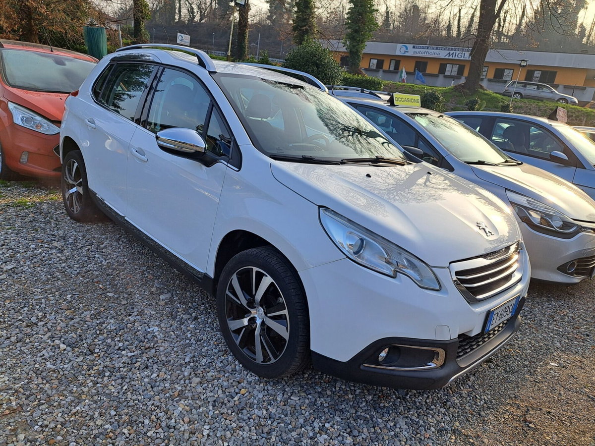Peugeot 2008 e-HDi 92 CV Stop&Start Allure (8)