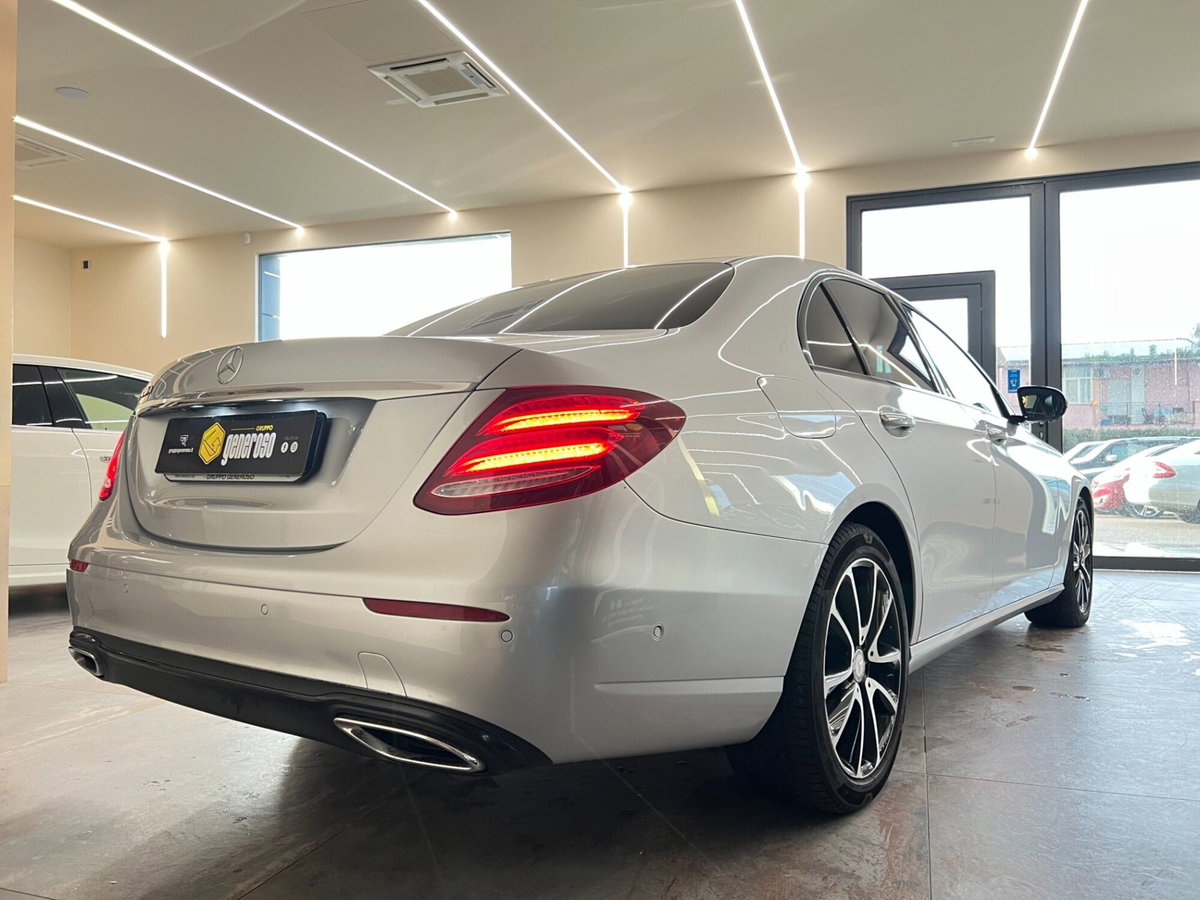 Mercedes-Benz Classe E 220 d Auto Premium Plus (3)