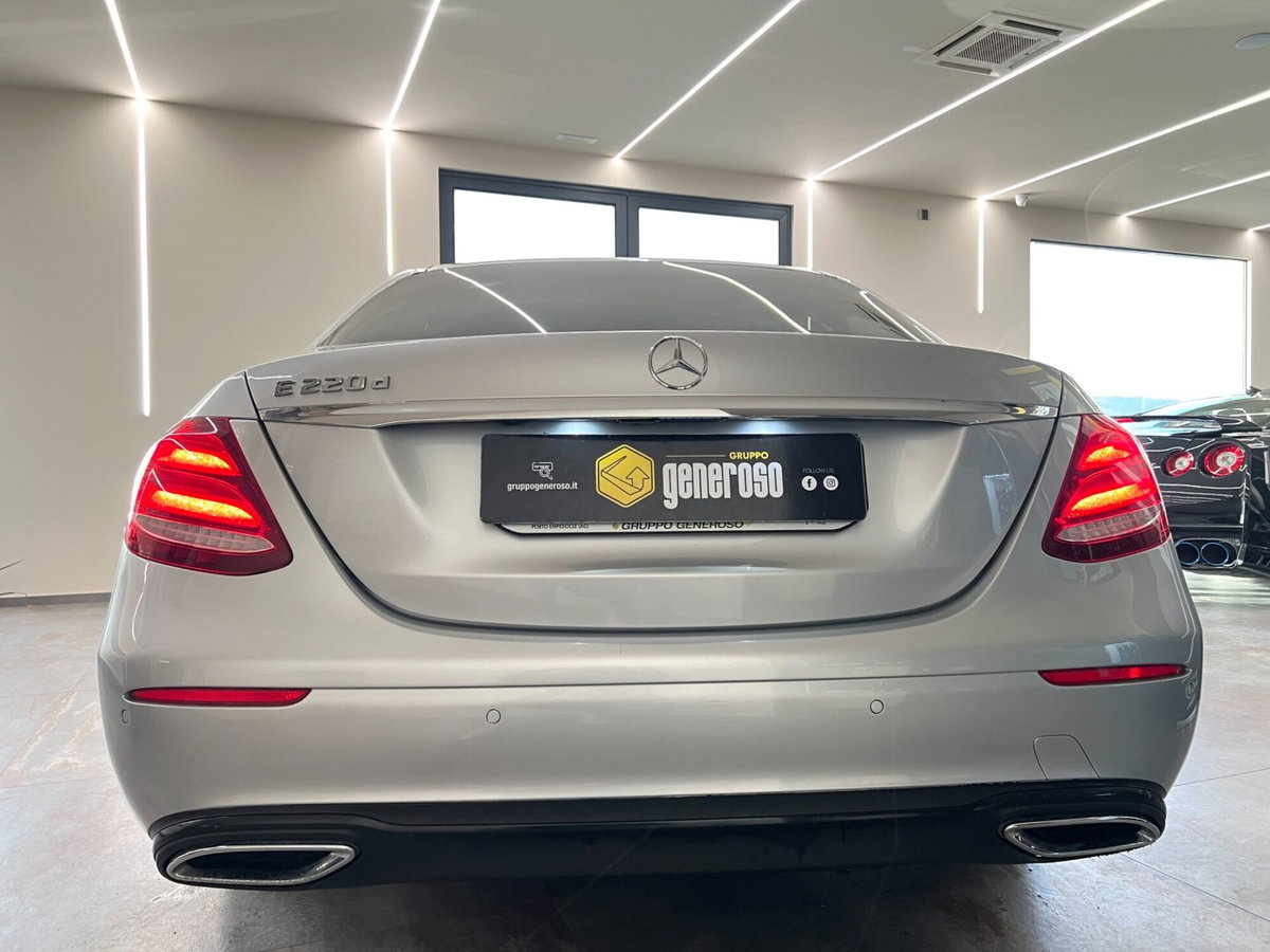 Mercedes-Benz Classe E 220 d Auto Premium Plus (4)