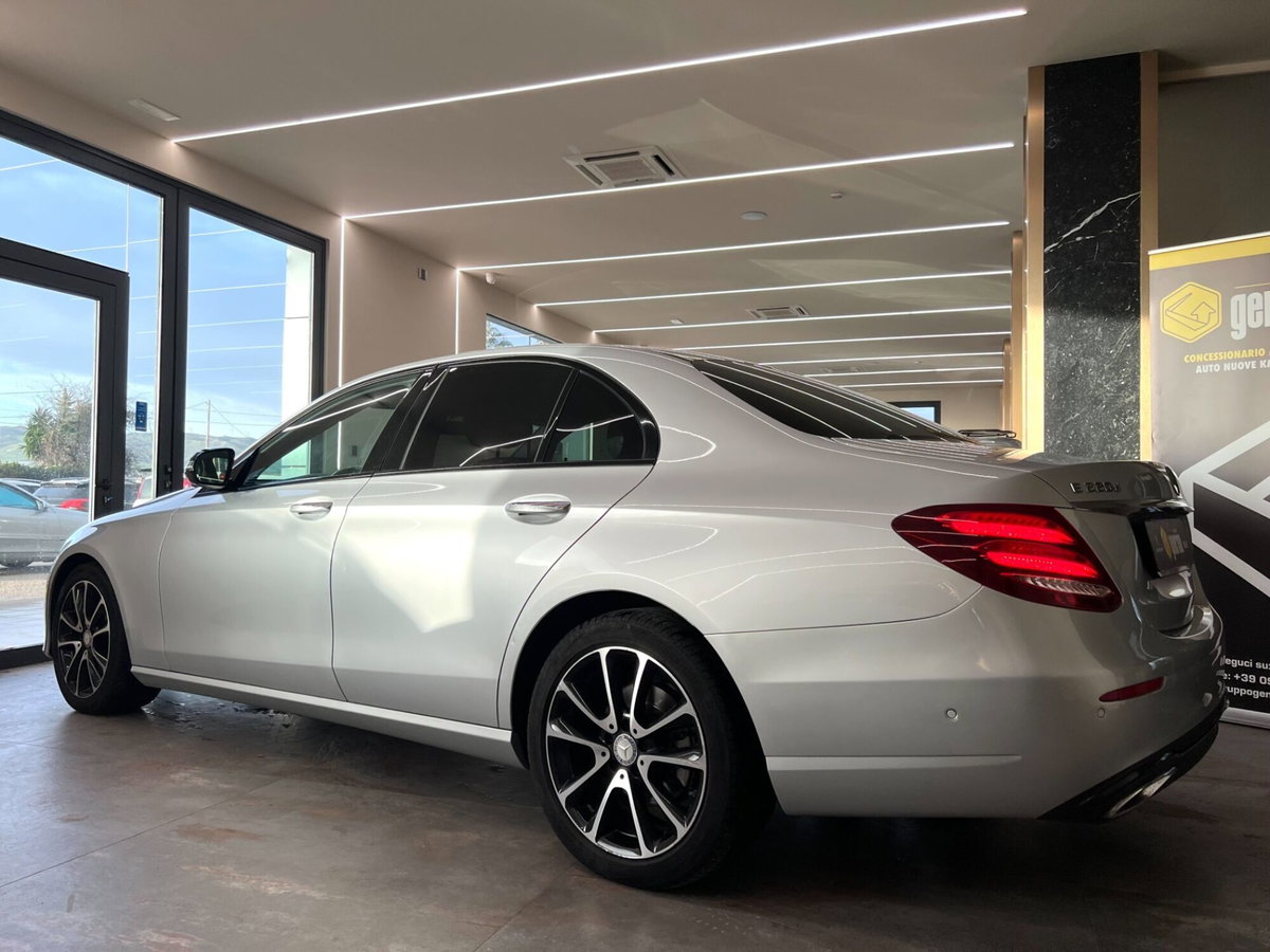 Mercedes-Benz Classe E 220 d Auto Premium Plus (5)