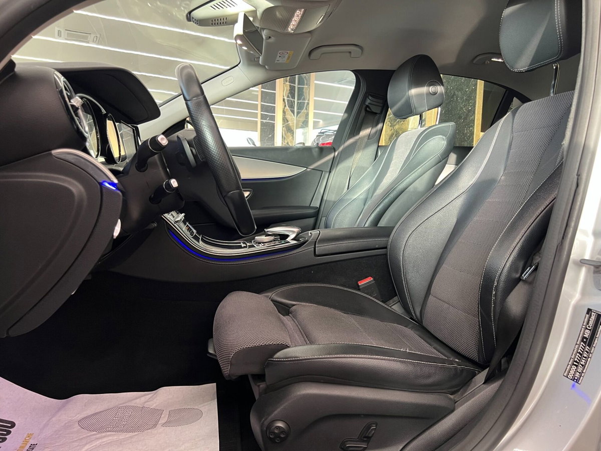Mercedes-Benz Classe E 220 d Auto Premium Plus (8)