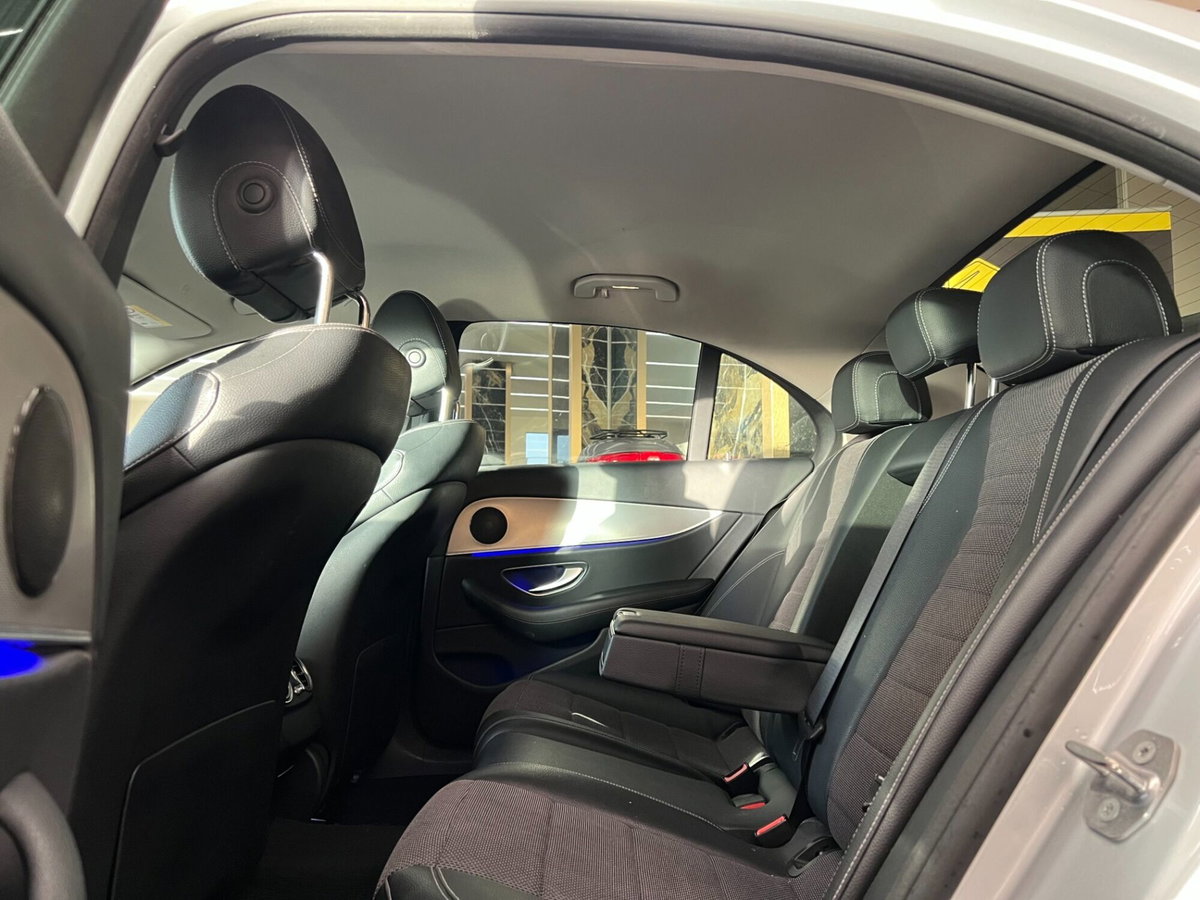 Mercedes-Benz Classe E 220 d Auto Premium Plus (9)